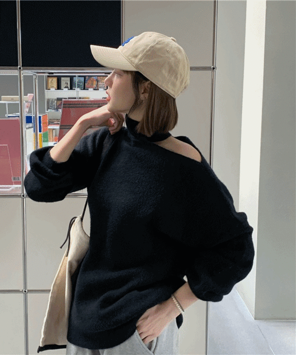 [2월 초 입고예정] 목폴라 어깨 트임 루즈핏 니트 스웨터